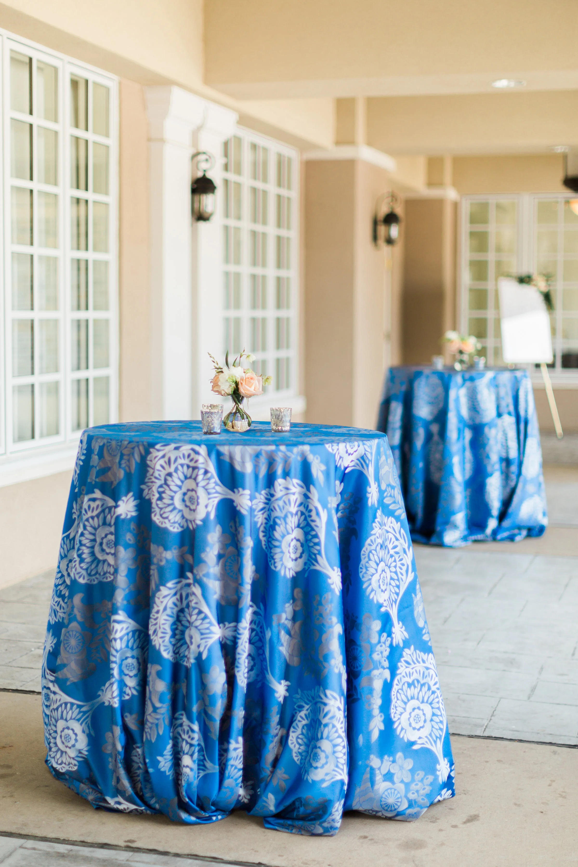 686a6-chapelhillnctraditionalsouthernweddingcocktailtableschapelhillnctraditionalsouthernweddingcocktailtables.jpg