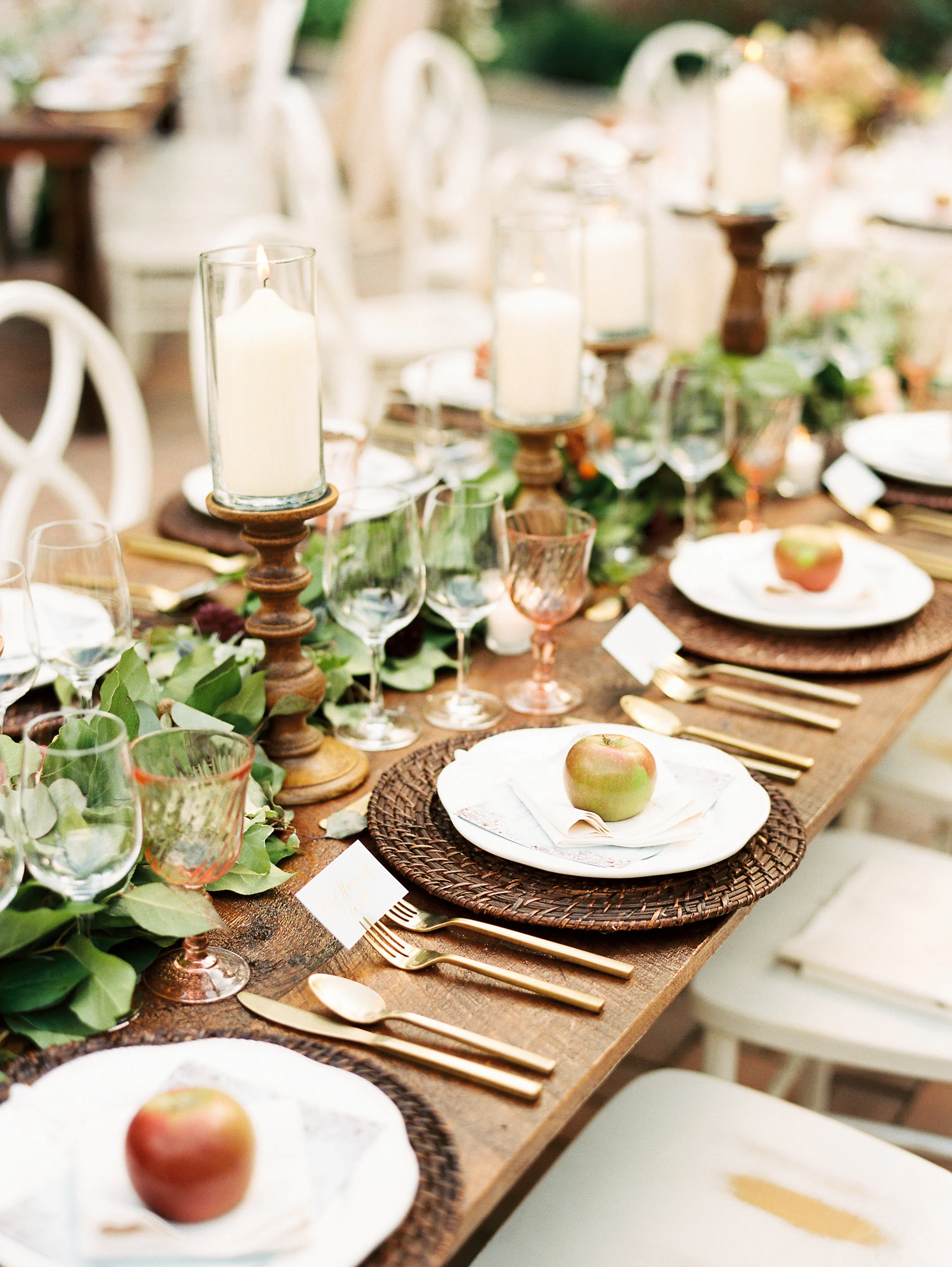 597ab-ncmountainhomeweddingreceptiontablescapeapplesdetailncmountainhomeweddingreceptiontablescapeapplesdetail.jpg