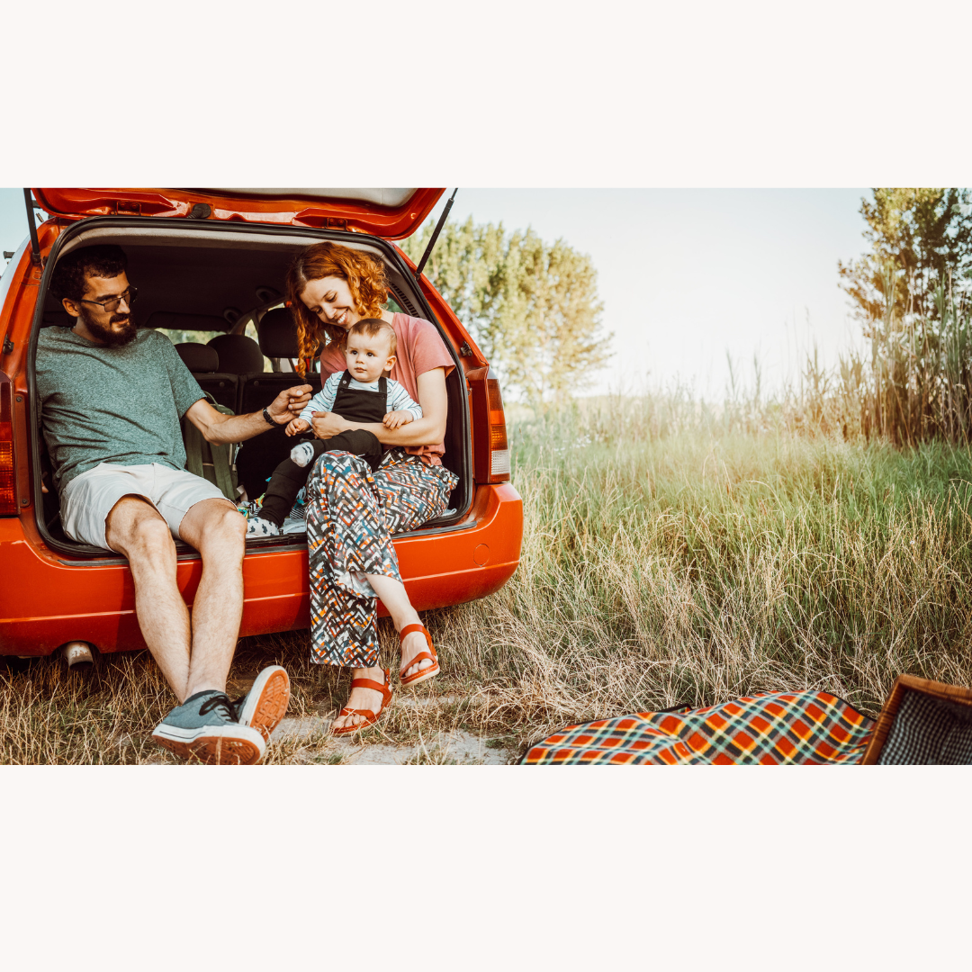Traveling with a Breastfeeding Baby: Tips for Vacations, Flights, and Road Trips