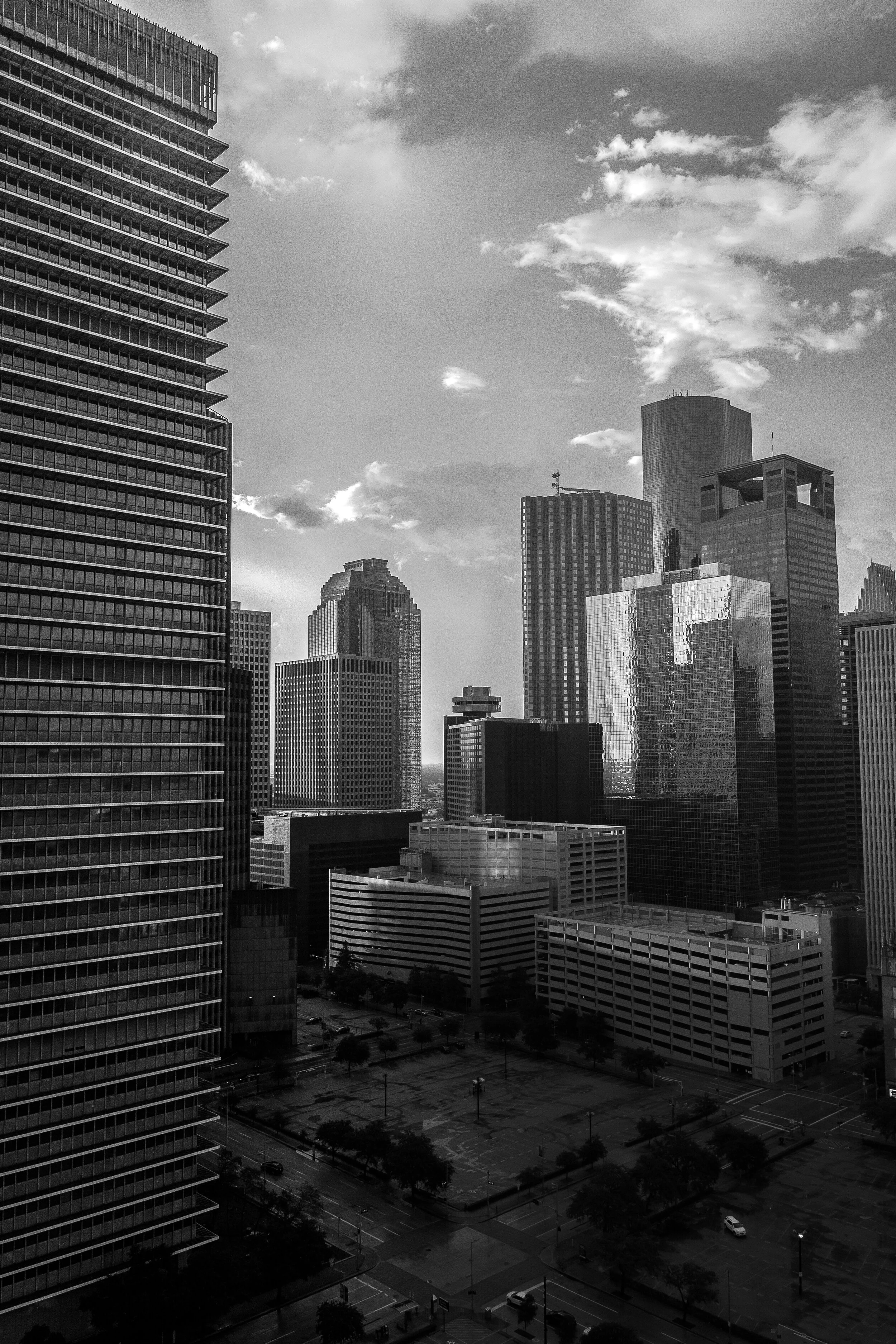 H 4 B_W.jpg