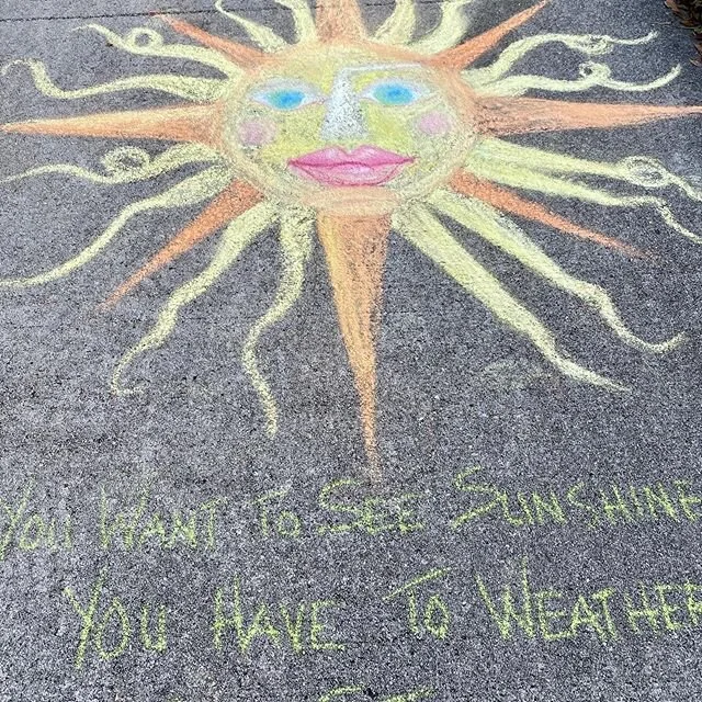 Happy Monday !!! It’s the beginning of a new week. Although our lives are not what we are used to , not our “norm” it’s important to stay positive . A friend from West Palm beach Florida @laurachiusano7 shared some of her beau