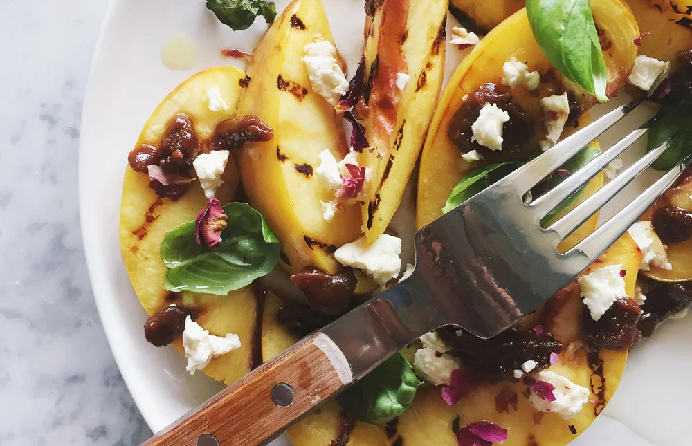 Vegan Grilled Peaches