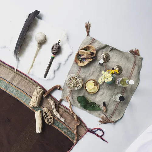 A Guide to New & Full Moon Gatherings