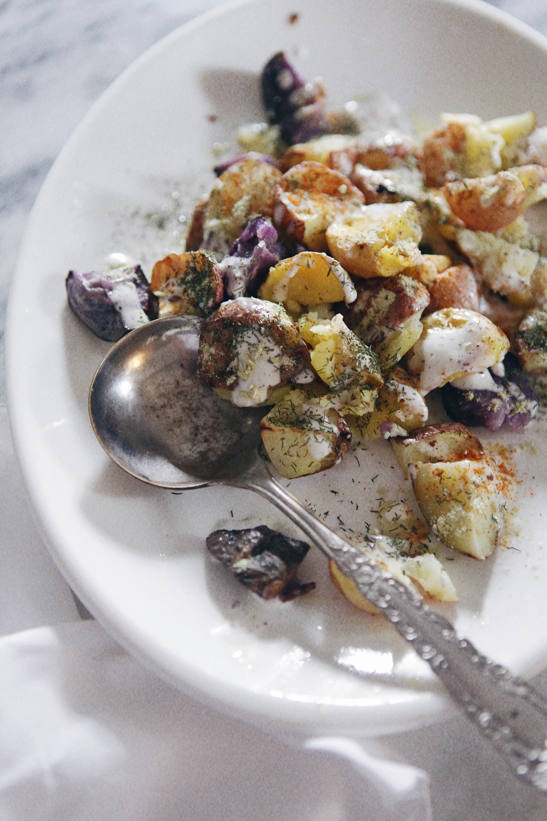 Crispy Roasted Potatoes with Horseradish & Vegan Garlic Aioli