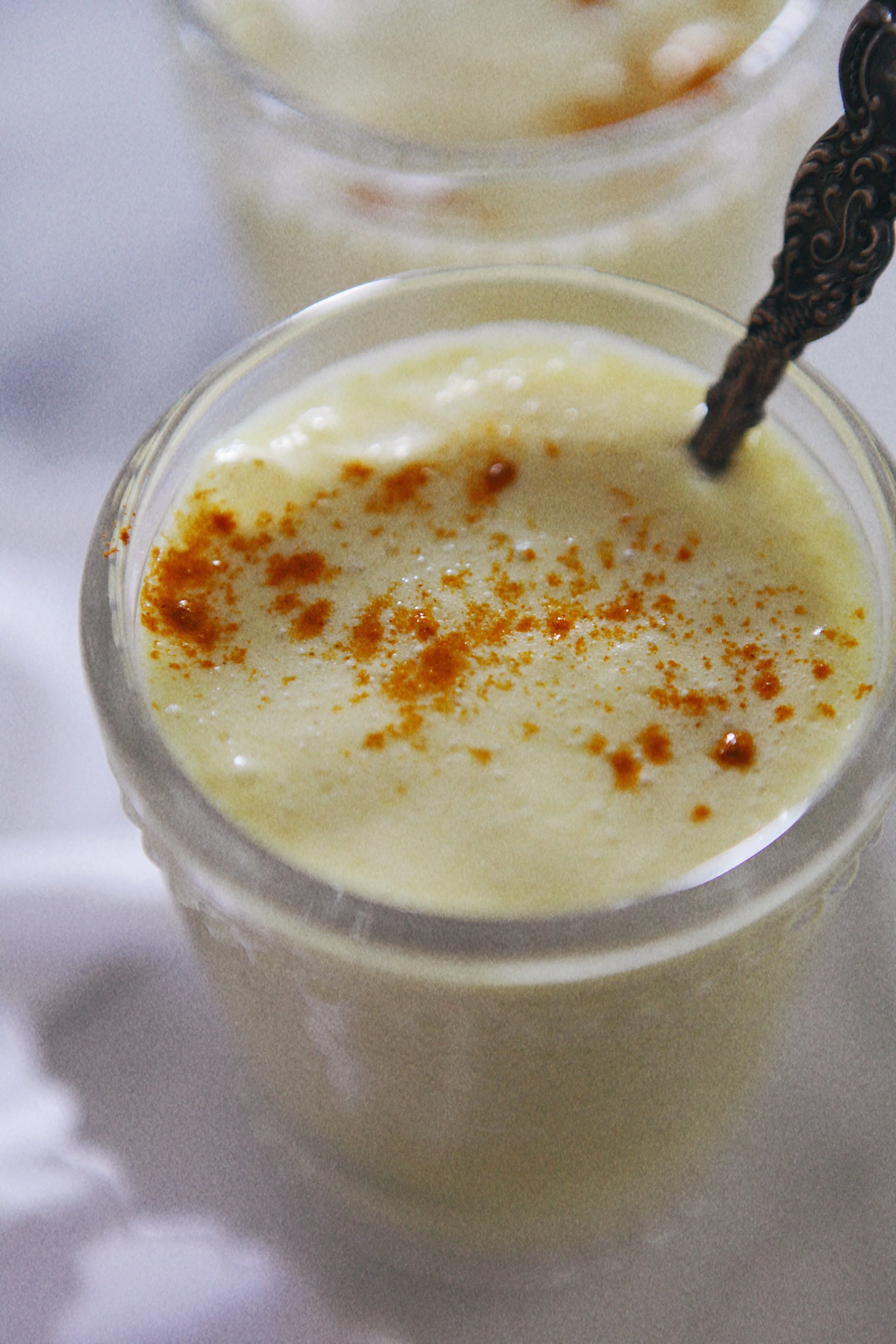 Probiotic &amp; Prebiotic Vegan Mango Lassi