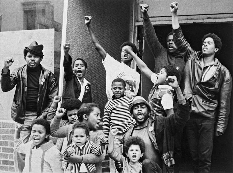 Outside a Black Panther Party "liberation school" in San Francisco's Fillmore District (1969). Bettmann / Corbis