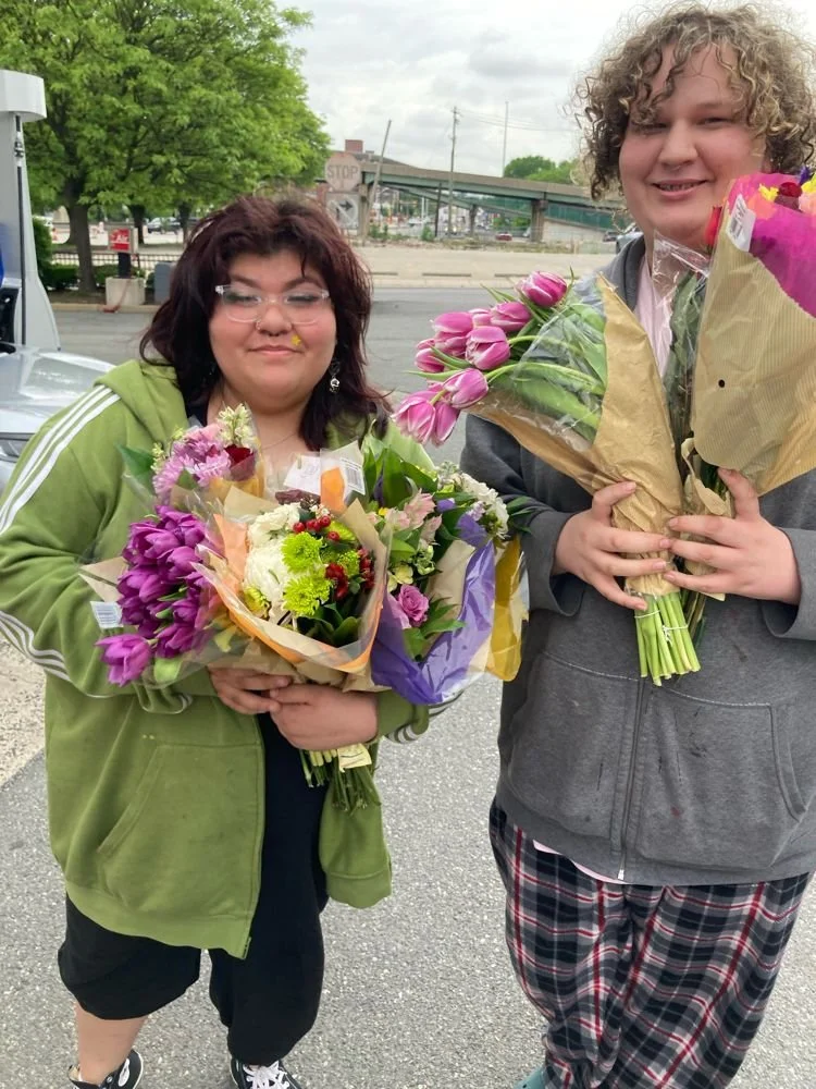 CBS News segment - "Happy flower lady" spreads joy with leftover blooms