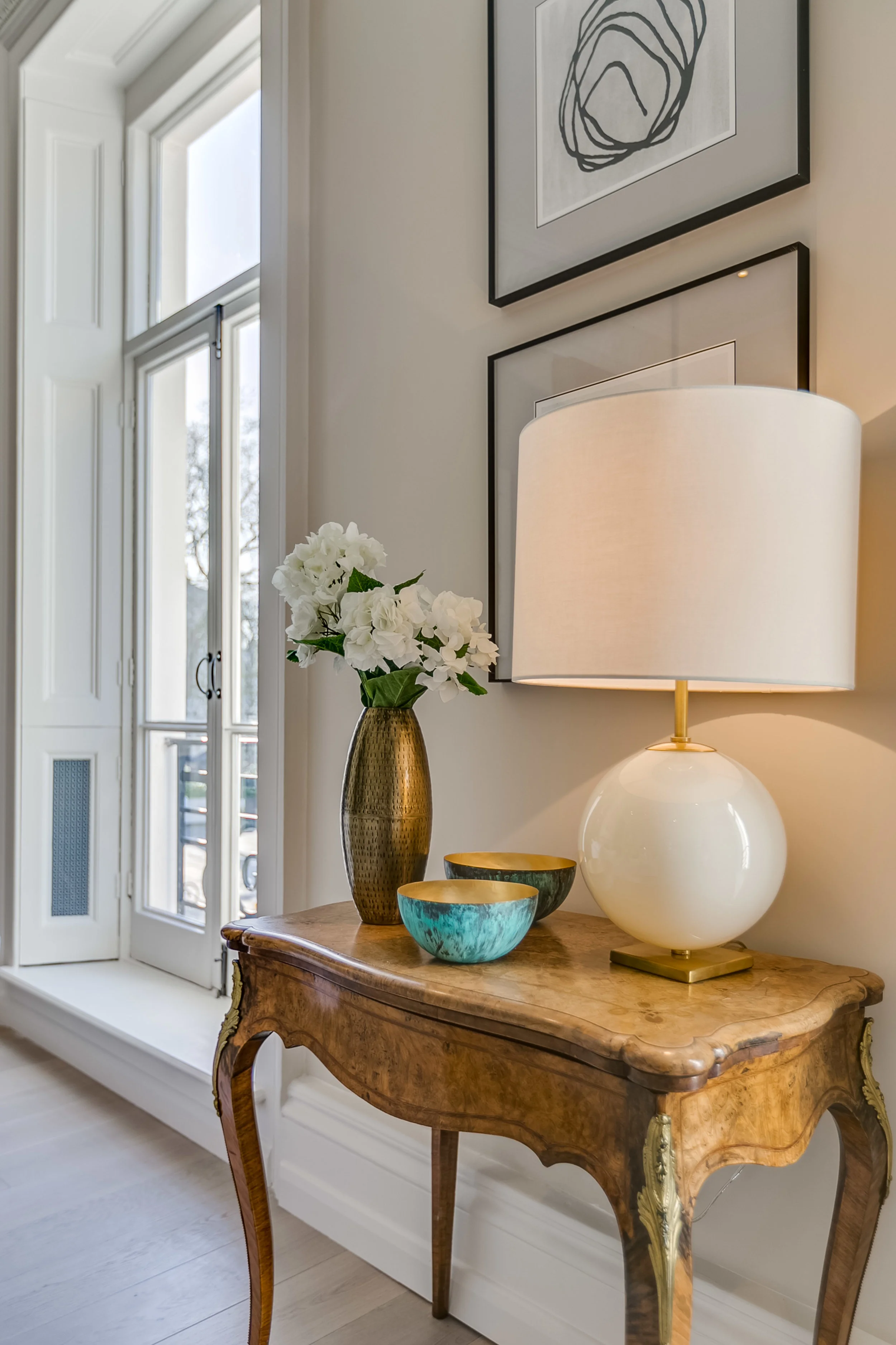  Lifestyle of antique lamp 