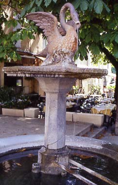 fontaine-uzes.jpg