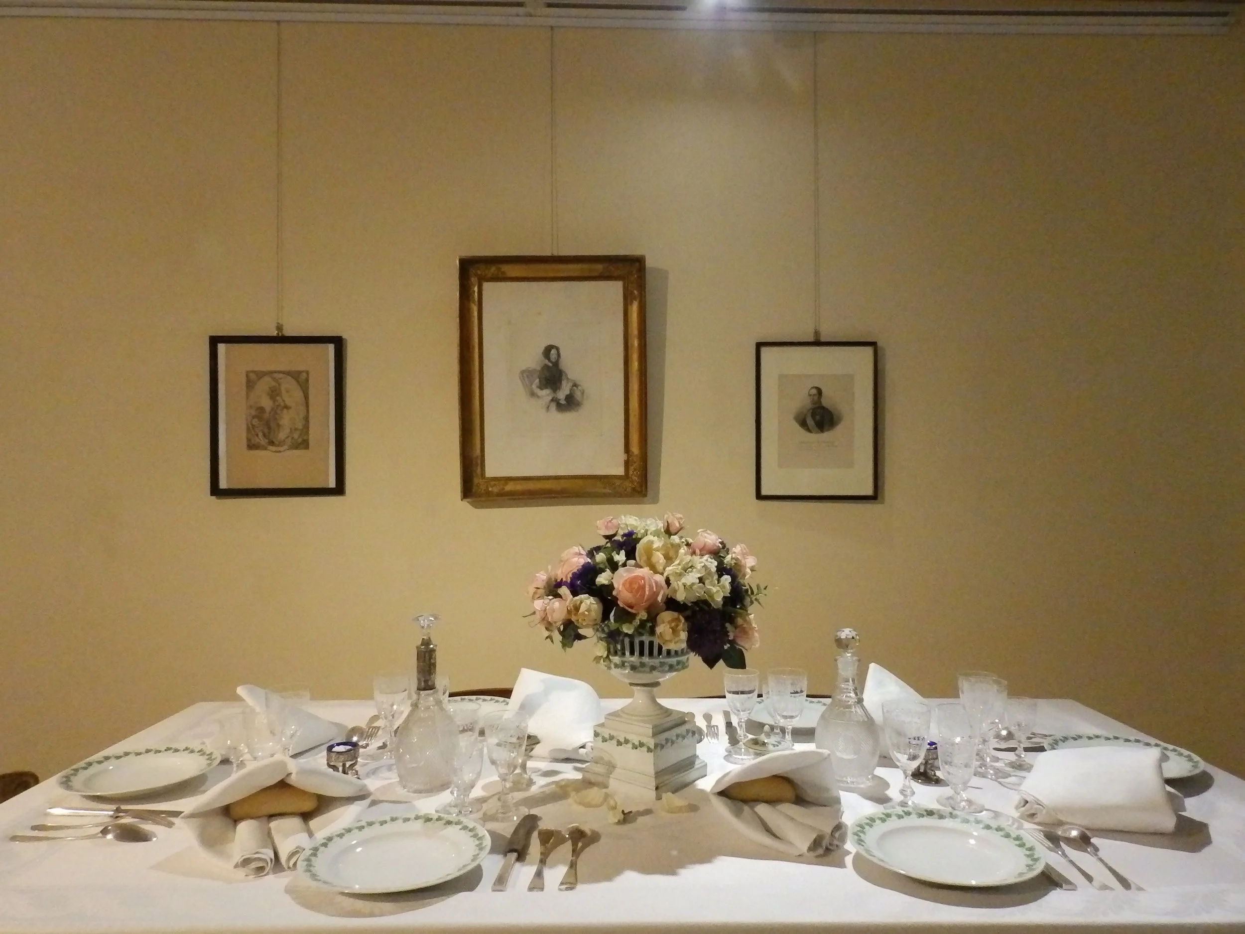 La mesa de María Luisa, recreada en el museo Glauco Lombardi. 