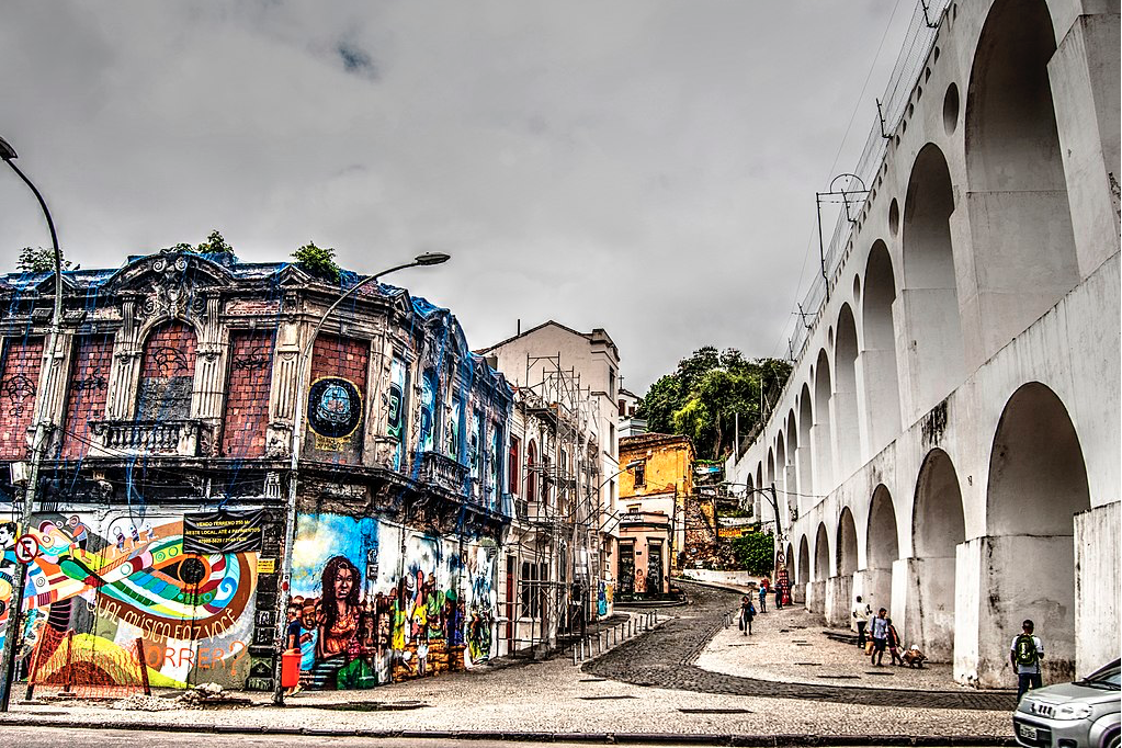 Los arcos de Lapa, seña de identidad de un barrio que parece hecho de música.