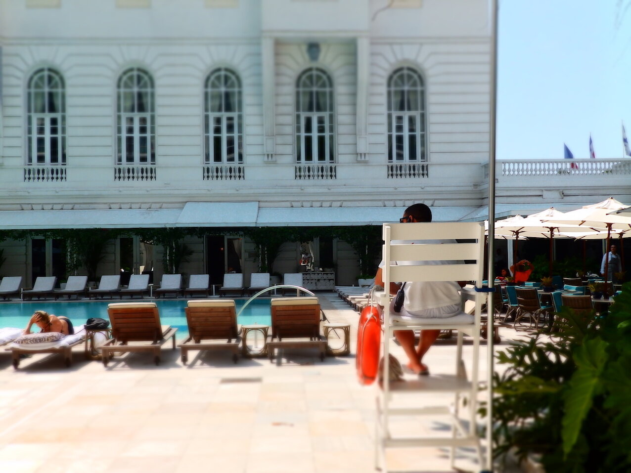 Piscina y playa siempre atendidas, no importa la época del año.