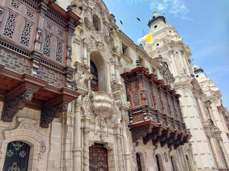 LIMA SIN RESERVAS