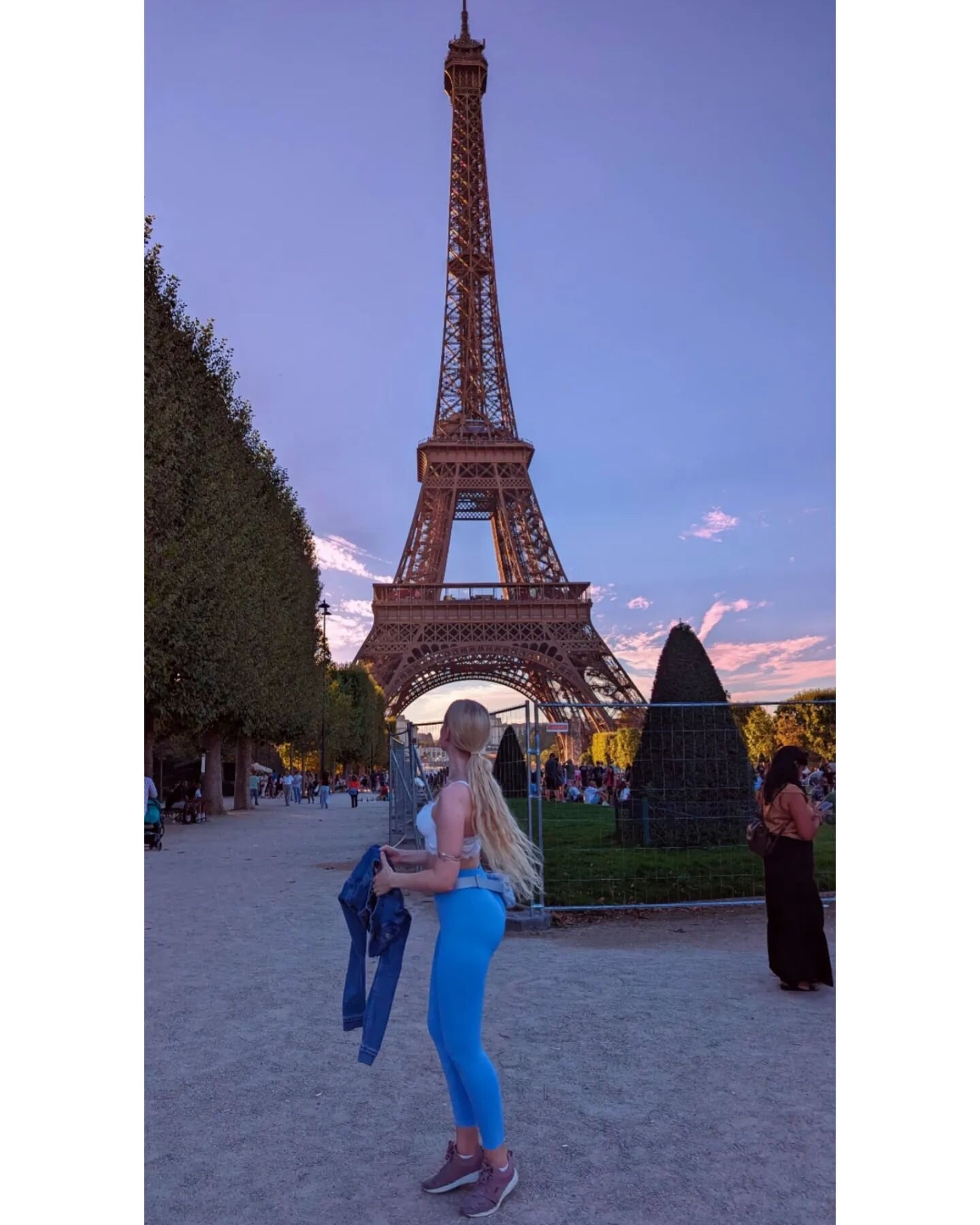 Last night was one of the most beautiful evenings of my life

So grateful to be on this Paris adventure

Whoever is hesitant to travel solo - do it ❤️