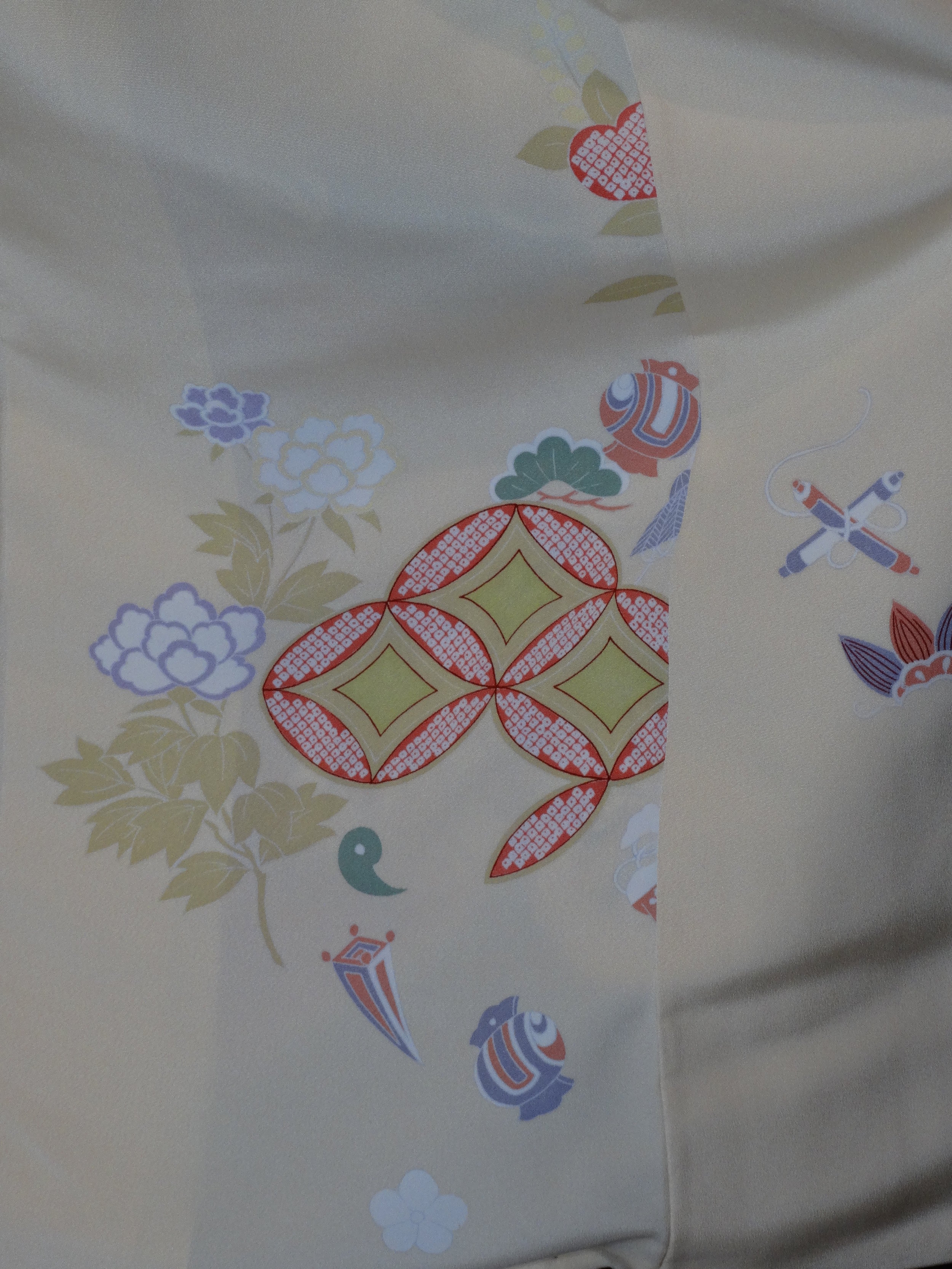 Furisode Kimono – Gosho Guruma (Imperial Carts) — Yumeya Kimono
