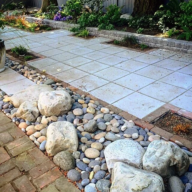 Vancouver Bay, brick border.JPG