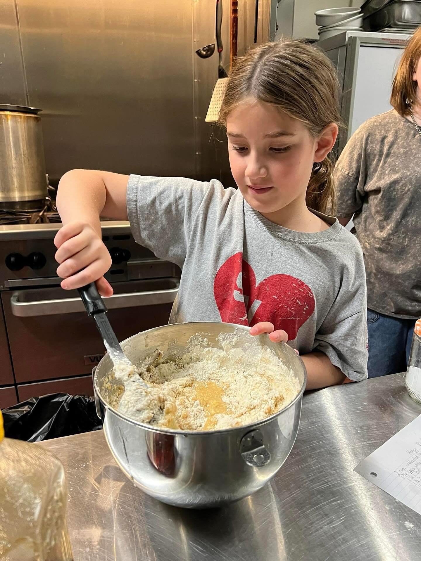 Cooking at Sudbury is one of our favorite activities! 🍪 We love making cookies, pretzels, muffins, donuts, pizza, quesadillas, pancakes, soup, and more together. We are grateful to have access to this beautiful professional kitchen at Intersect Arts