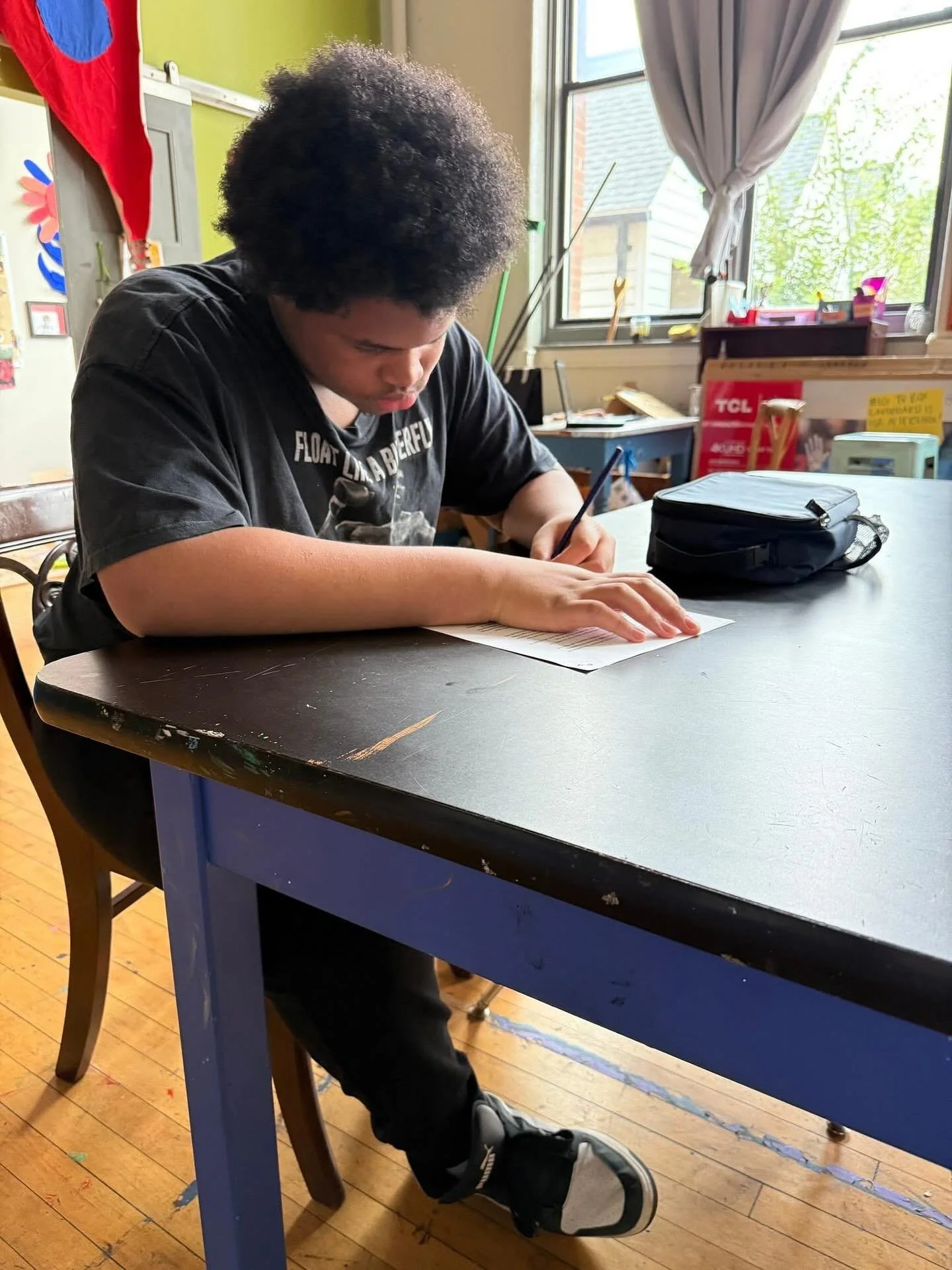 🌎 Each year, we gather Sudbury students, staff, and volunteers together to discuss our school’s code of conduct and make any adjustments as needed. The agreement requires everyone in our school community to be respectful of the school campus (