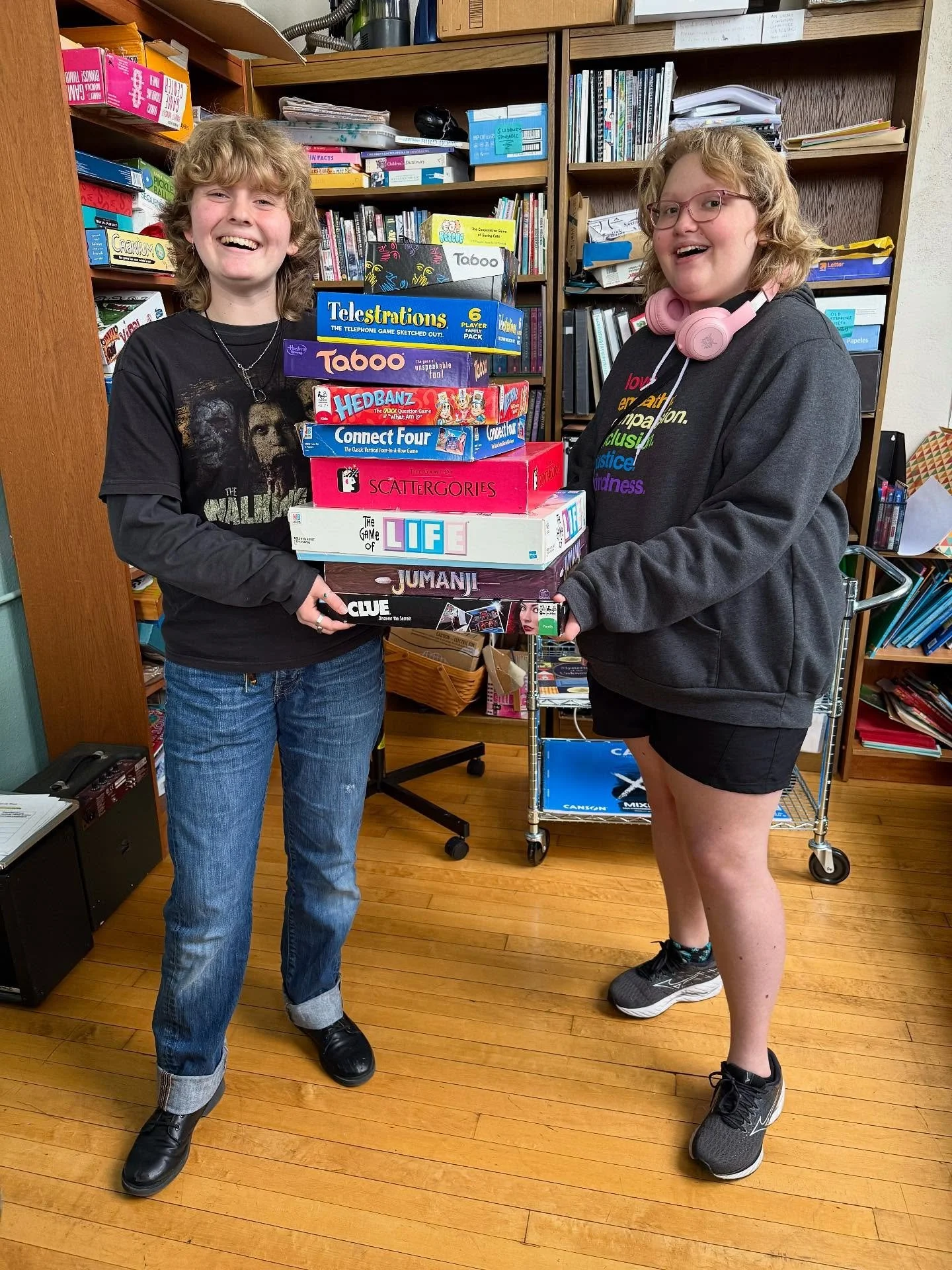 Join us for a Teen Board Game Meetup on Saturday, Nov 1 at 2 pm, St. Louis Public Library—Carpenter Branch. Ages 13-17. FREE. Register here! 🎲 Link in bio or stlsudbury.org/teen-meetup.