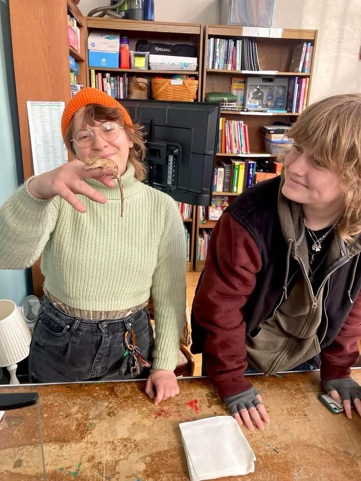 ⛄️❄️🥶 Due to inclement weather, there is NO SCHOOL on Monday, January 26.

&ldquo;Breakfast&rdquo; the Sudbury gecko says go find a cozy spot. 😊 Stay safe and warm everyone!