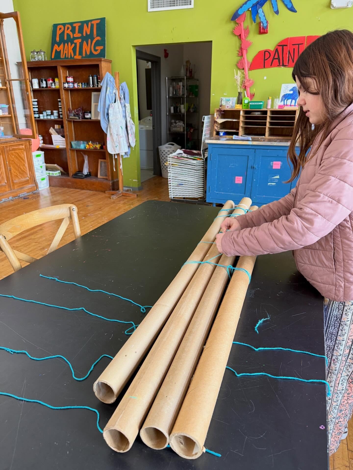 What would you if you could plan your own day? Within the school rules, policies, and building schedules, Sudbury students have the challenge and joy of pursuing their interests, developing intrinsic motivation, finding purpose, experiencing boredom,