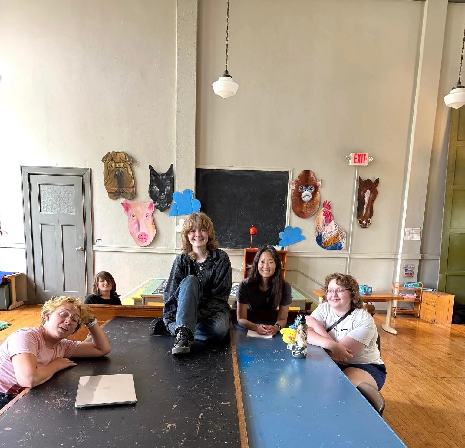 ✏️ Saint Louis Sudbury School students, staff, and regular volunteers are encouraged to organize and create sign-up sheets for optional discussions they would like to have at school. We recently had an honest and engaging conversation about how peopl