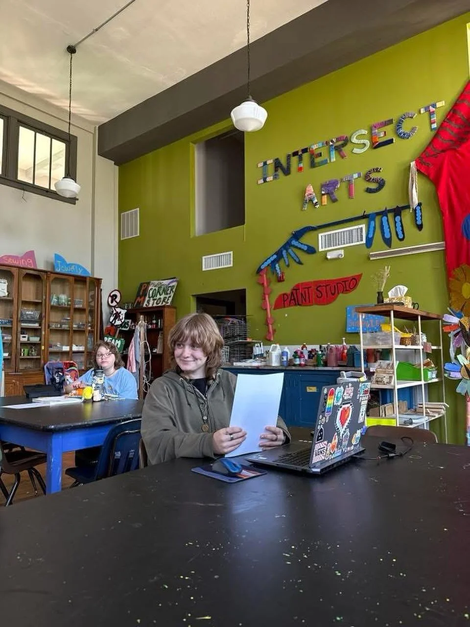 At Sudbury, students are valued. 🌎

Saint Louis Sudbury School students are free to ask questions, facilitate discussions, and make decisions that affect the entire school community&mdash;including making recommendations to invite students and volun