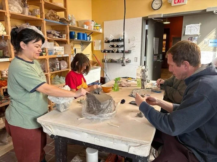 Sudbury students love learning about ceramics with teaching artist Jill! 💙 We&rsquo;re excited to have classes with Jill again this coming school year. 

Anyone can suggest an idea for workshops and classes in our twice weekly School Meeting. Studen