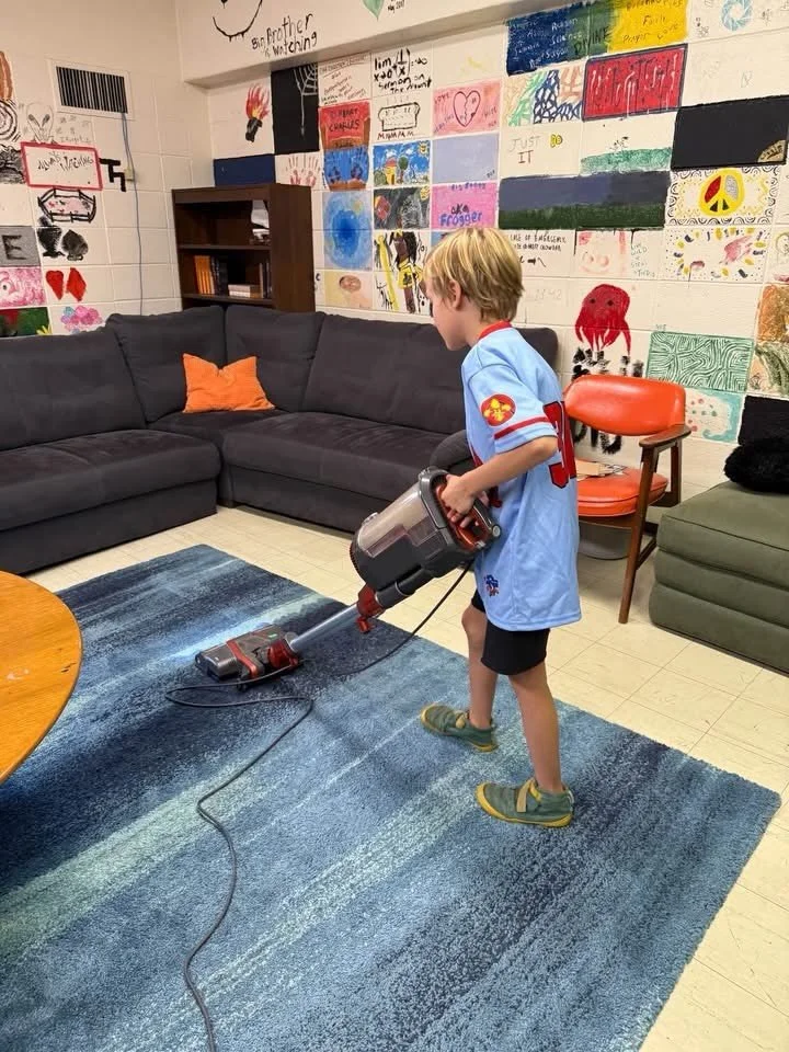 How do we keep our new space clean? 🧽 Interim chore committee chairs (student roles), students, and staff had a busy and challenging first week of figuring out a new chore process! ⭐️ Students tried three different methods with varying levels of suc