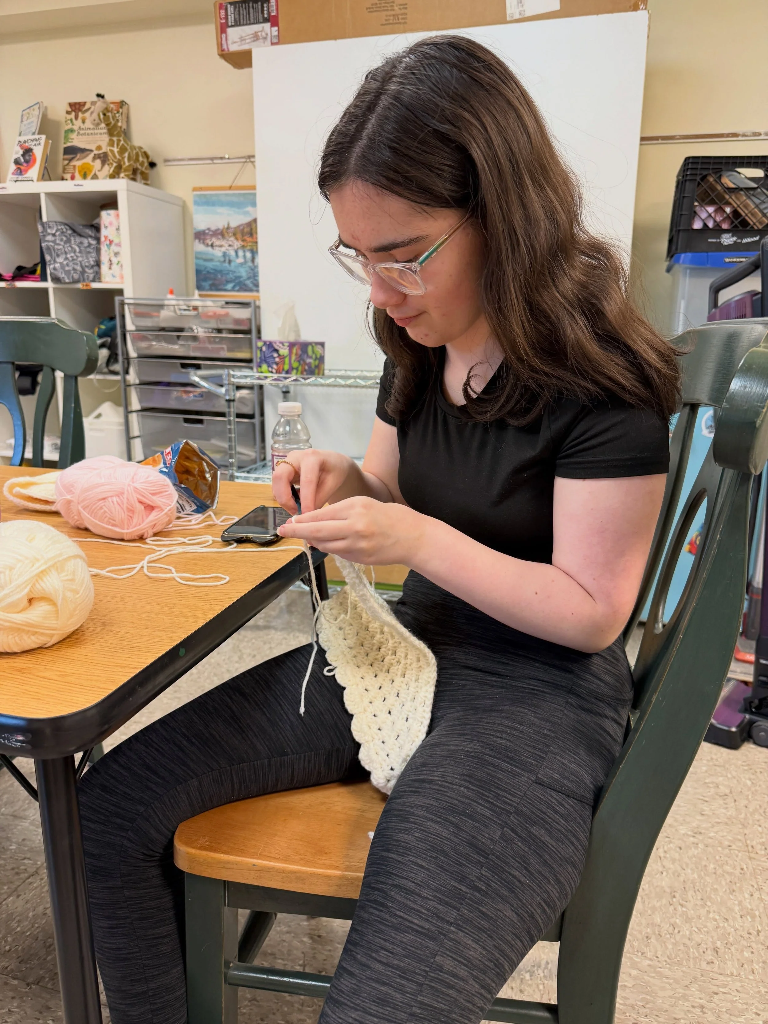 A Sudbury student learned how to crochet through in-person classes and then continued her learning on her own through videos! 🧶 She practices everyday and it&rsquo;s been amazing to see her progress. 💙 

Sudbury students are free to explore their i