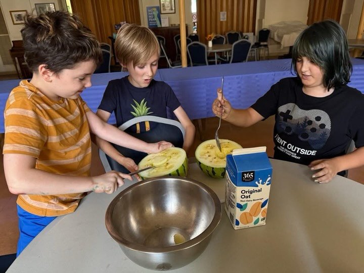 Students jumped back into life at Sudbury during their first week! 🎉 They quickly adapted to practicing independence, advocating for themselves, having flexibility with change, developing new rules and policies, being open to different ideas, and ex