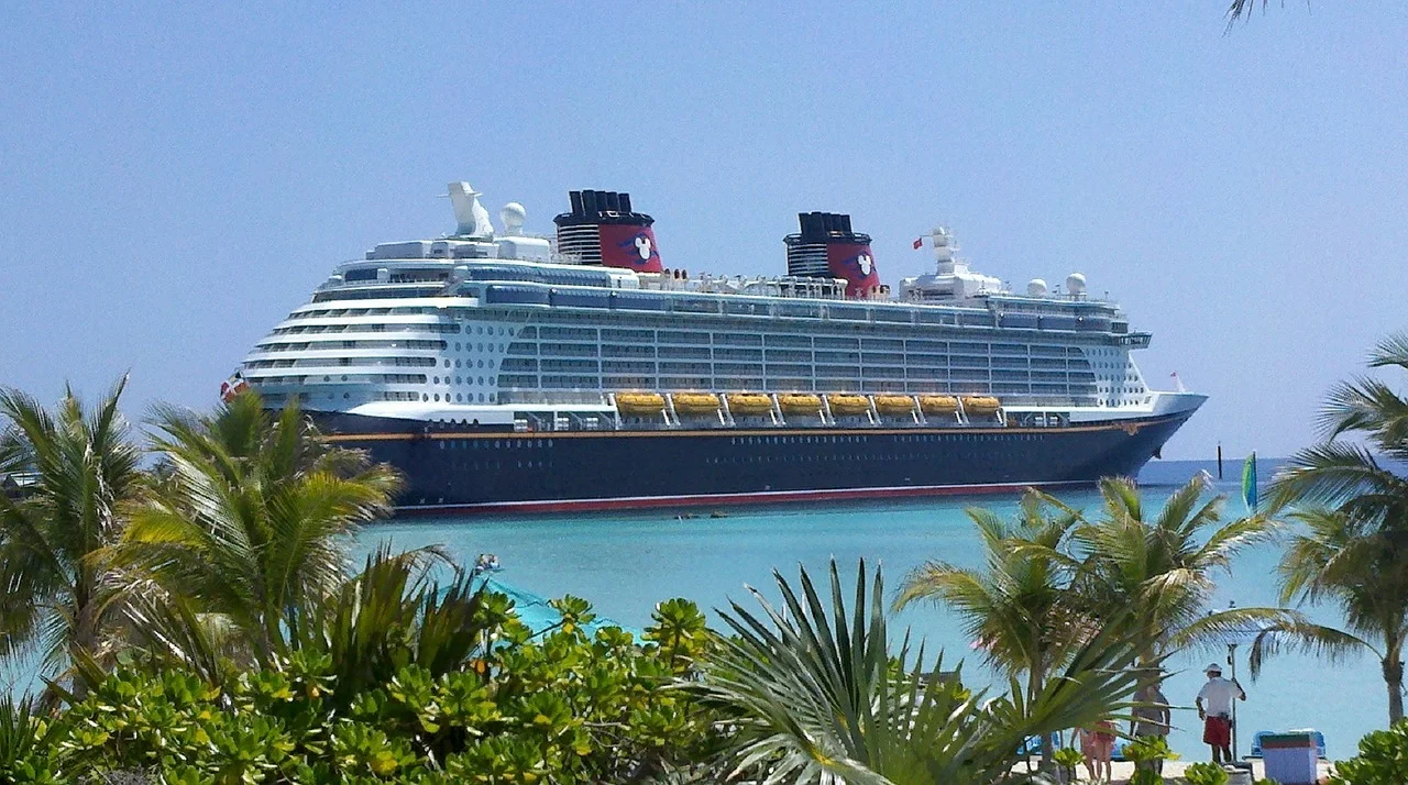 cruise-ship-615116_1280.jpg