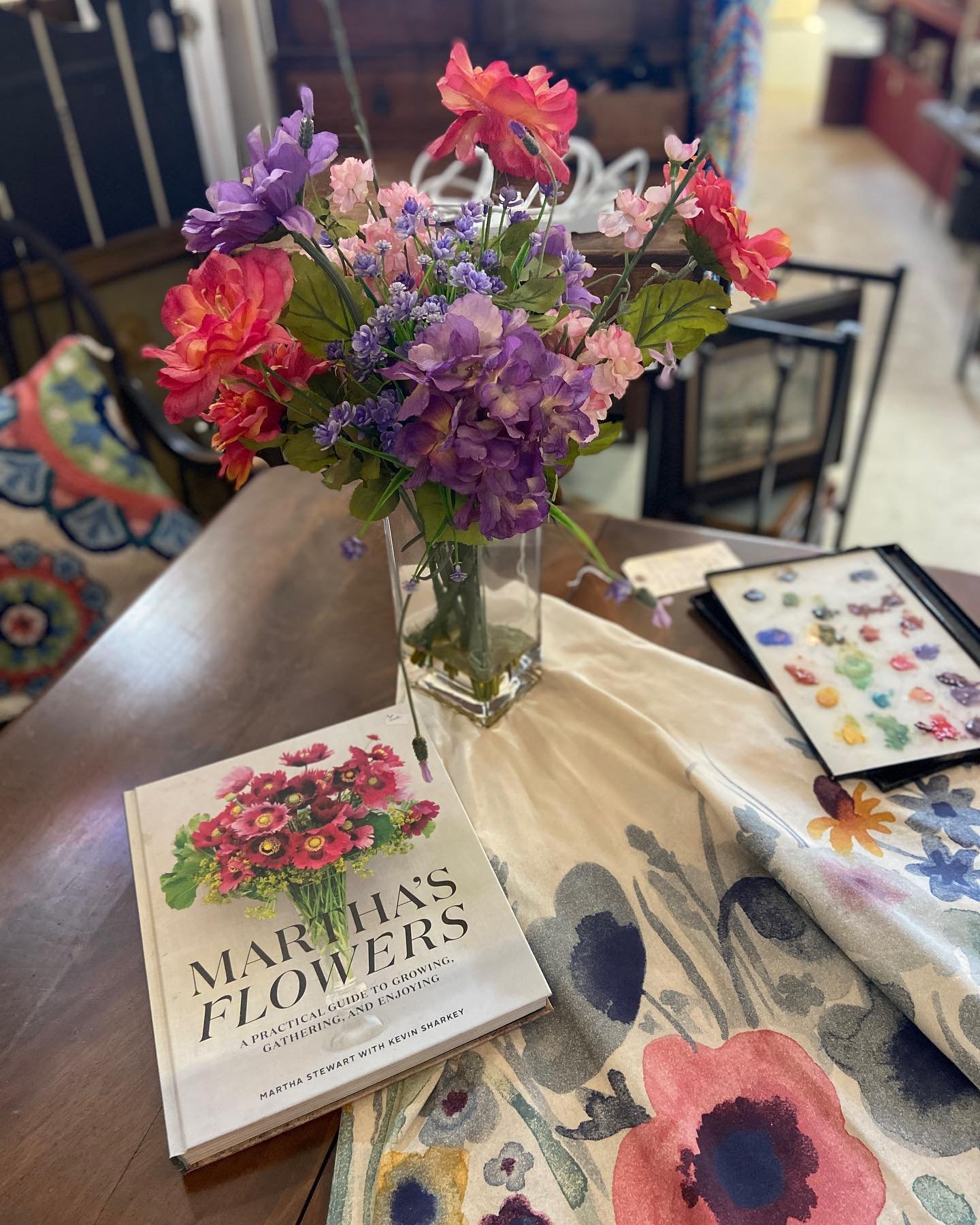 Bring mom to Brick n Barn. We are ready to shower her with flowers and love at the Mother&rsquo;s Day show! 💐❤️ Save the date April 19-21 from 8-5. Purchase items now by calling 760-651-2635.