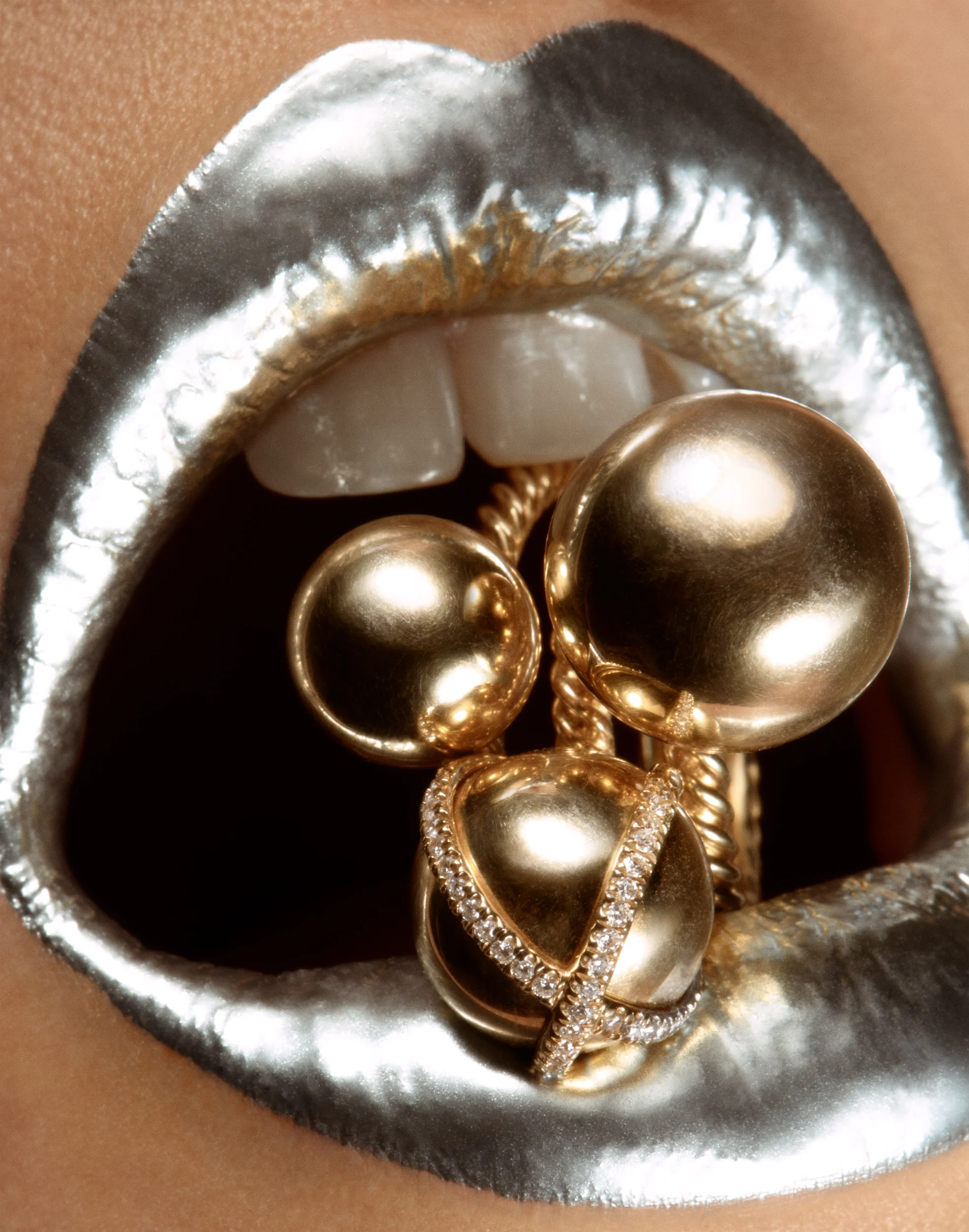 180510-LOFFICIEL_US_Jewelry_SHOT05_014_01A_sRGB.jpg