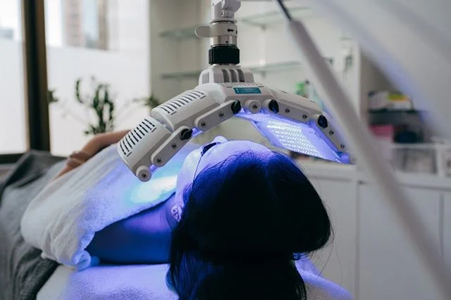Our "Awaken" medical facial combines Omnilux, the gold standards for LED Phototherapy, and @calecimprofessionalsg serum - an advanced stem cell extract serum that is formulated at 80% concentration, along with a myriad of other essential nutrients - to awaken the skin’s natural cell renewal ability.
The result: A firmer, plumper, hydrated and healthy glow without pain, trauma or downtime.
Click on our Linkin.bio to find out more
.
.
.
#aestheticstudiosg #theaestheticstudiosg #aestheticclinic #medicalfacial #microdermabrasion #omnilux #LEDtheraphy #calecimprofessionalsg
