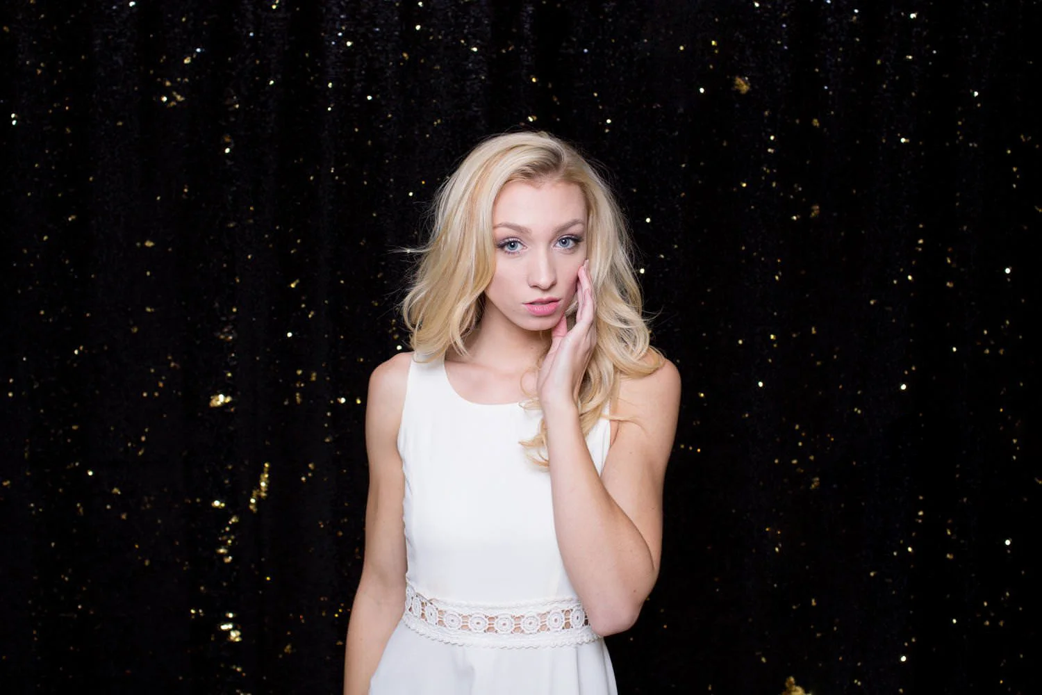 Black-and-Gold-Colored-Mermaid-Reversible-Sequin-Backdrop-003@2x.progressive.jpg