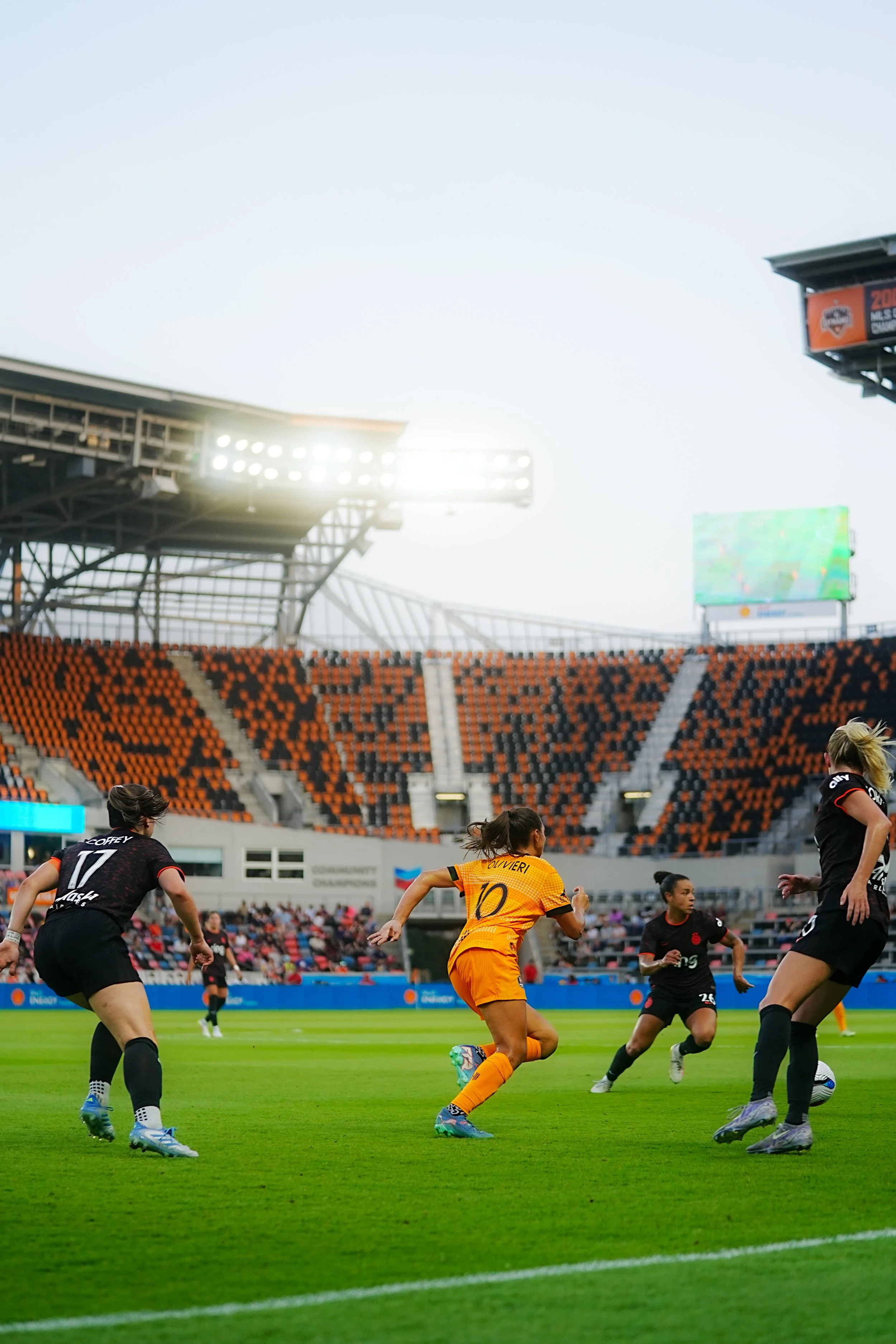 Dash vs Thorn-09340.jpg