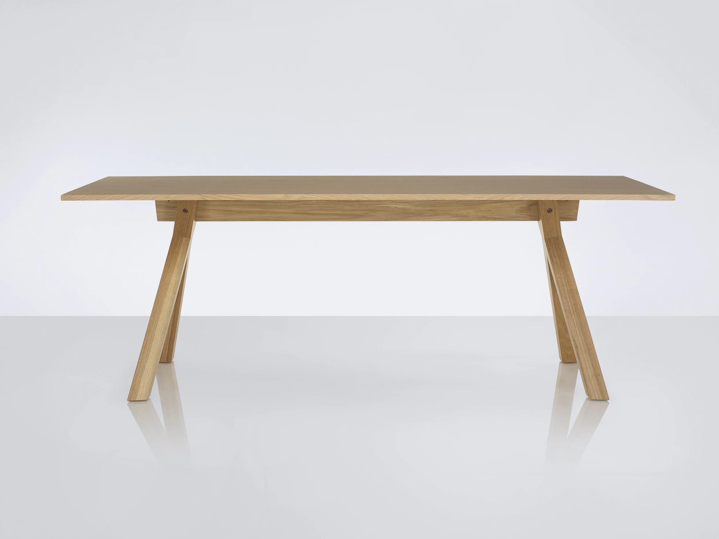 V Table by Simon Pengelly (Front).jpg