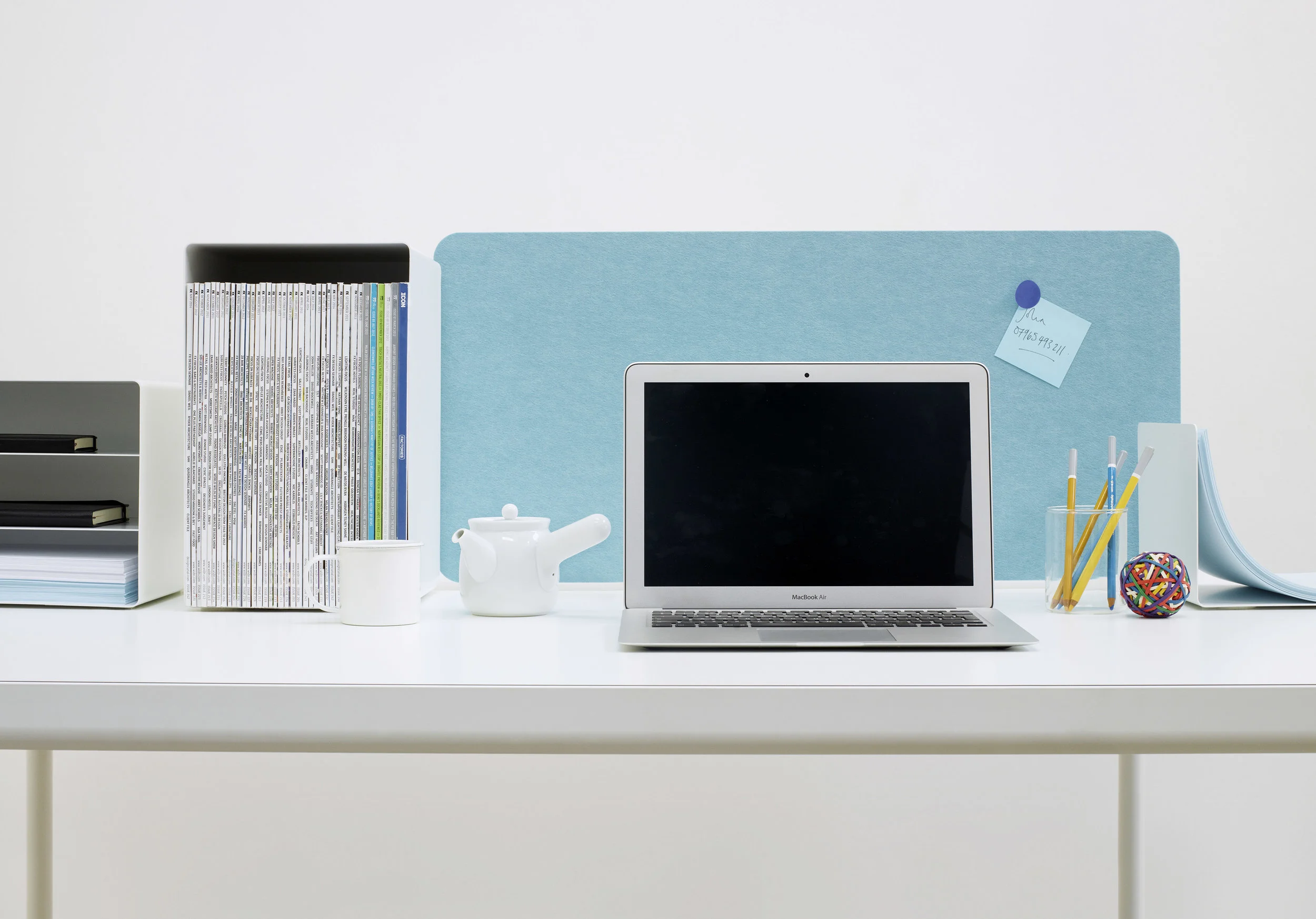 Edge Desk by Pearson Lloyd (4).jpg