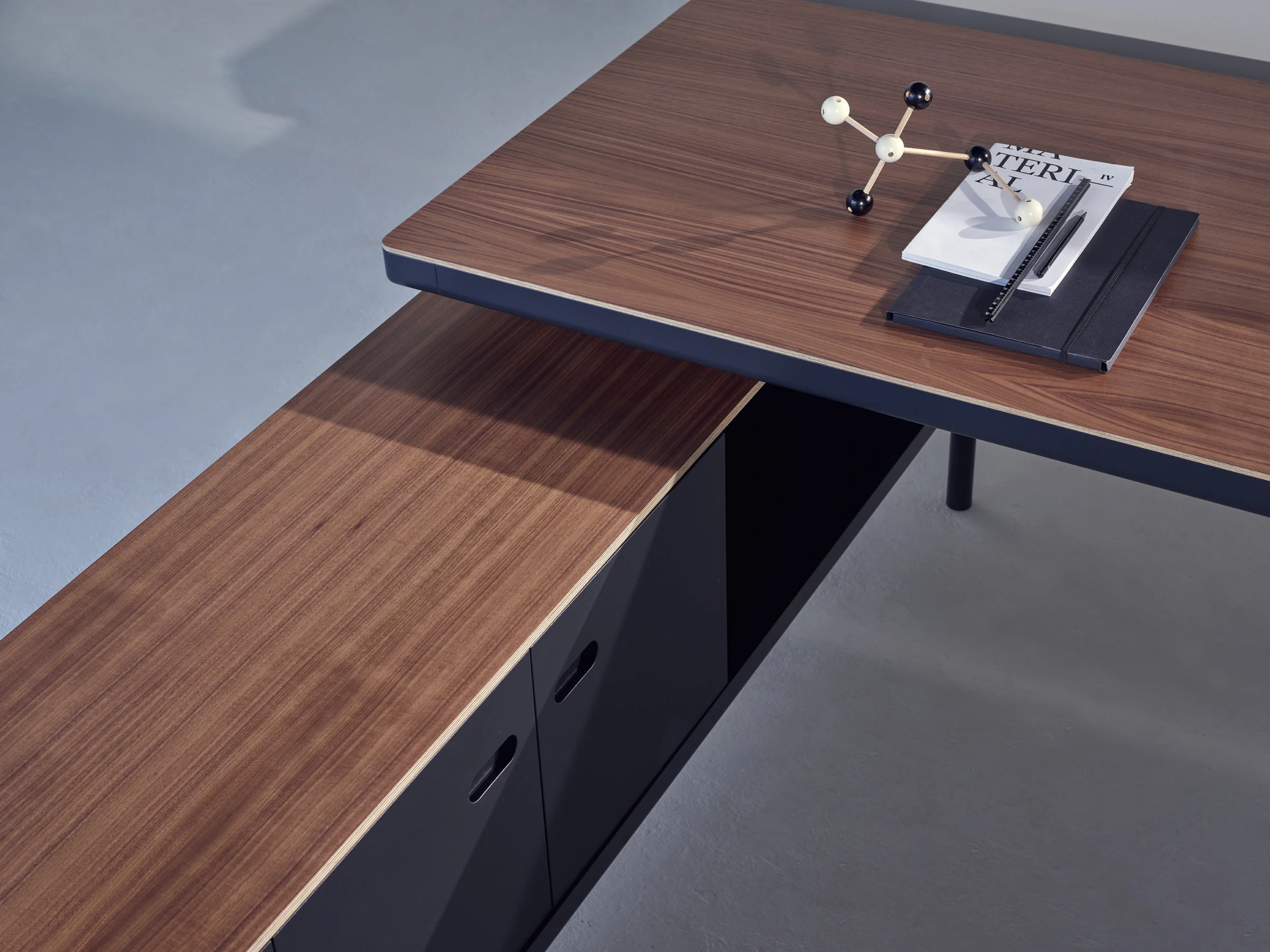 Edge Spine by Pearson Lloyd (3).jpg