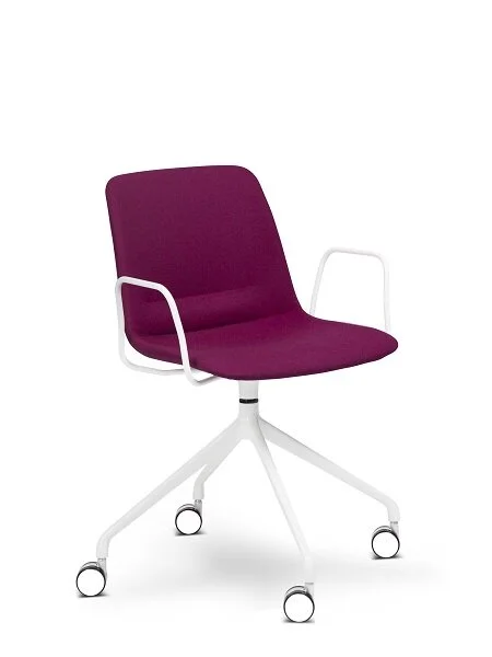 Advanta_UNICA-Chair-2.jpg