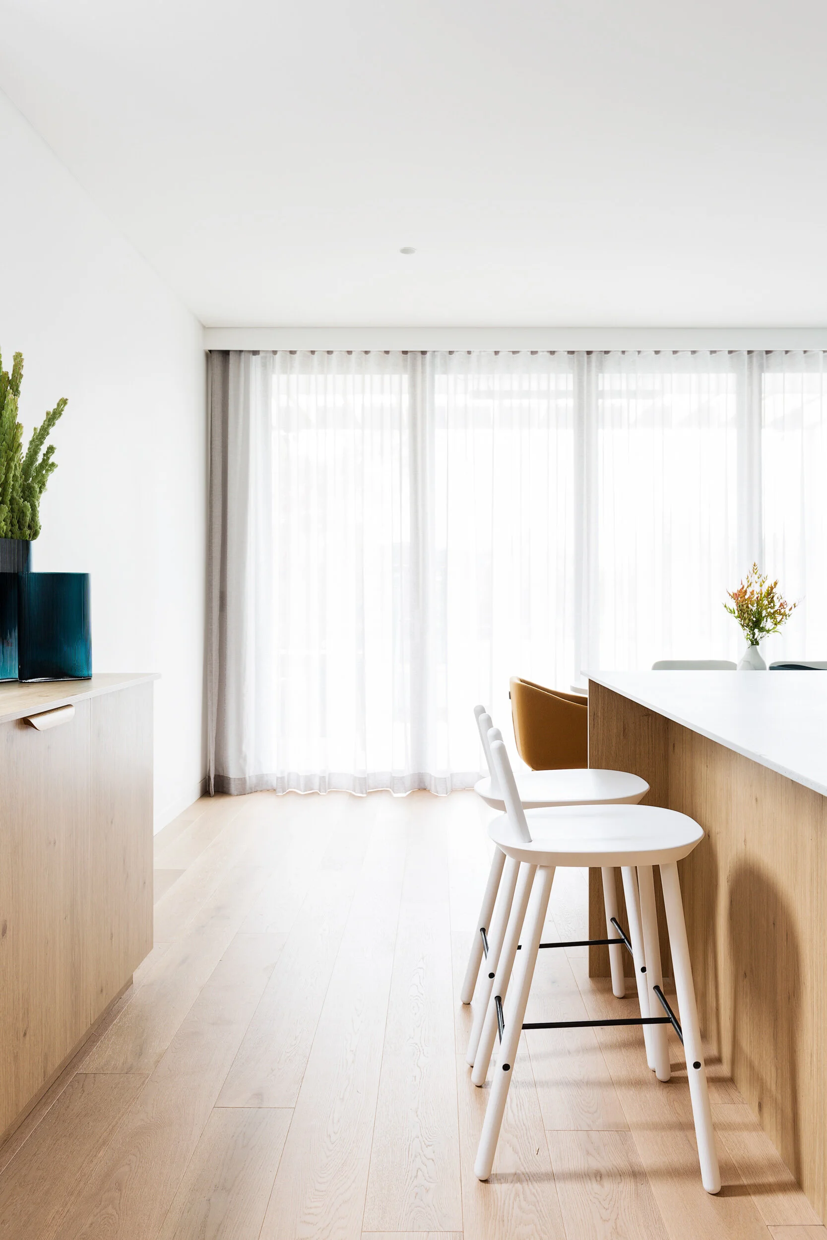 EMKO Naive Bar stools in painted white solid ash