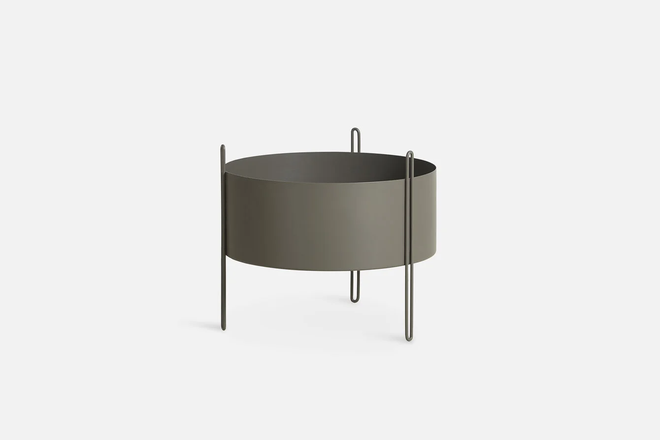 150201_WOUD_Pidestall_planter_medium_taupe_1.jpg