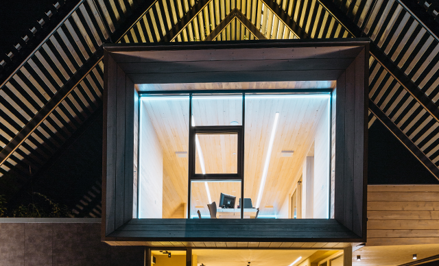 EN_Photo_Case_Study_Perpetuum_Inside_window.png