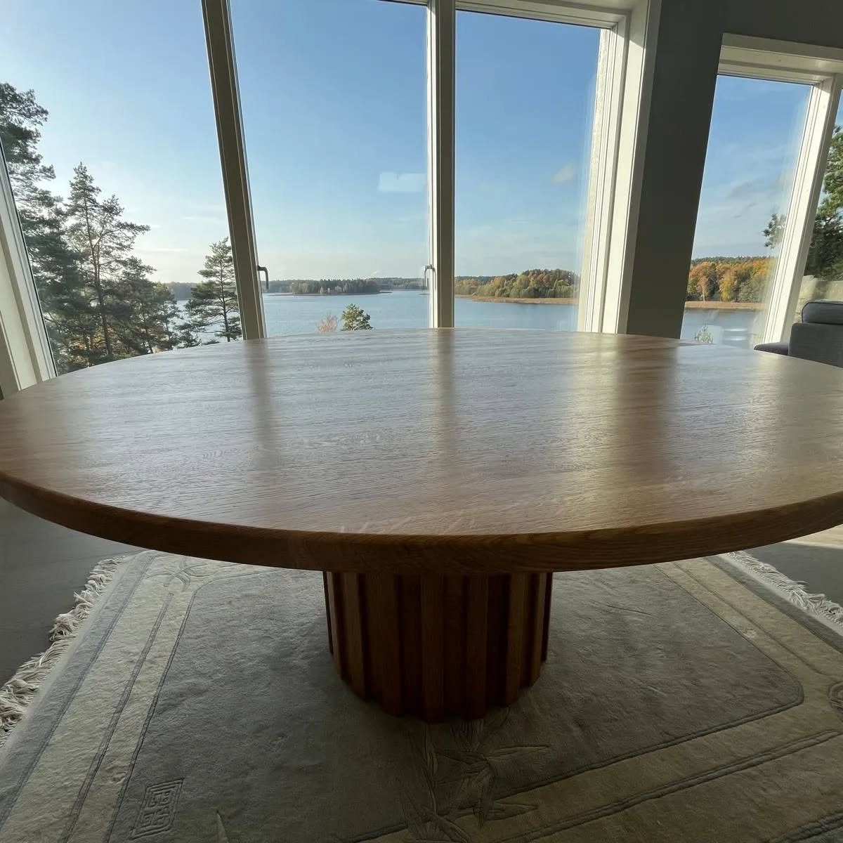 V&aring;rt senaste projekt ifr&aring;n snickeriet, ett matbord i massiv ek.