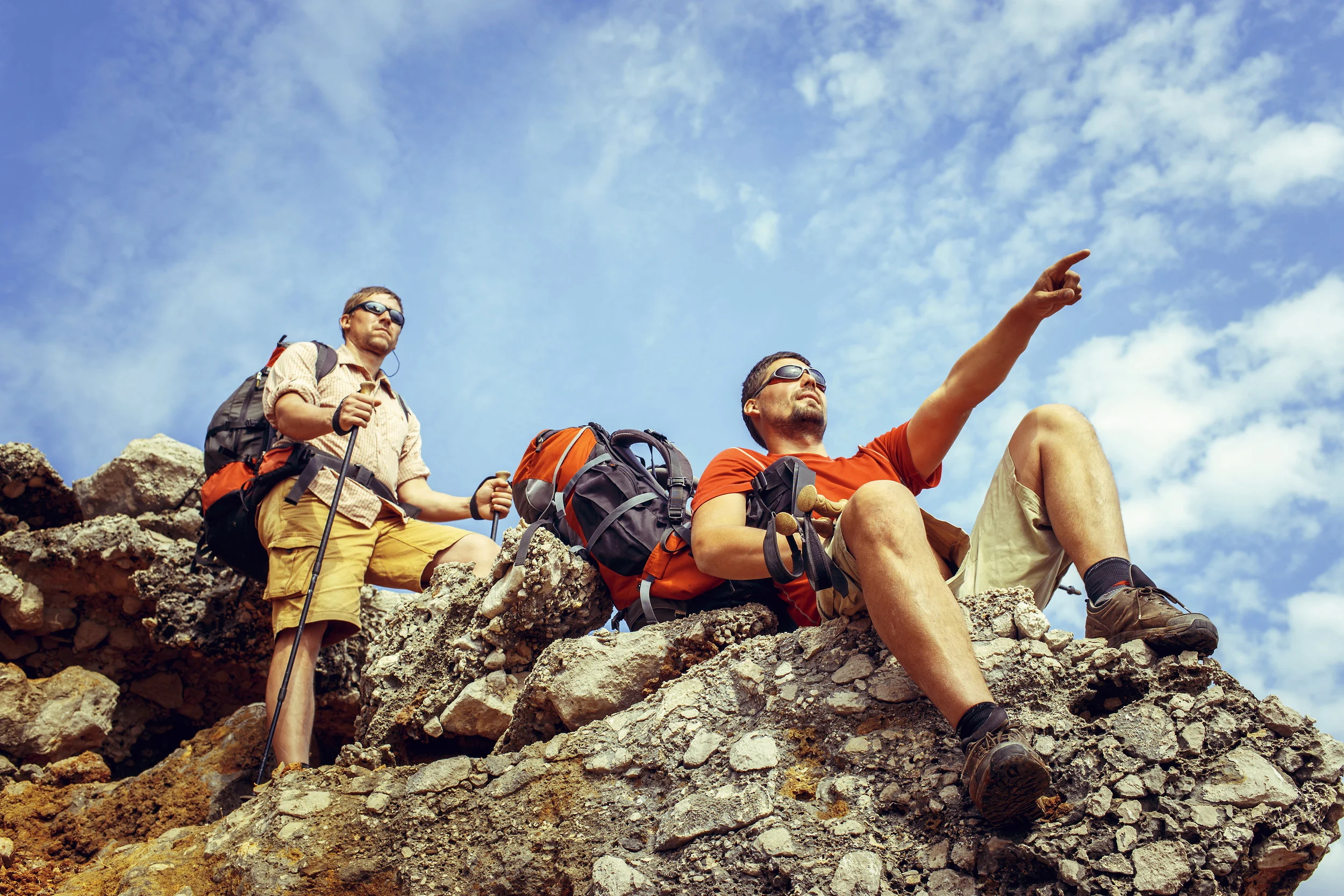 TREKKING
