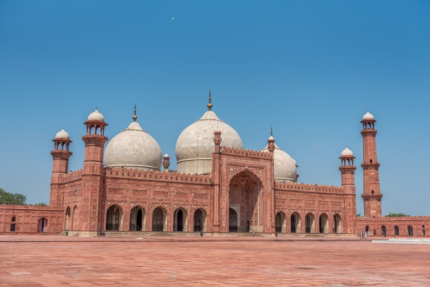 stock-photo-badshahi-mosque-lahore-pakistan-709252963-transformed.jpeg