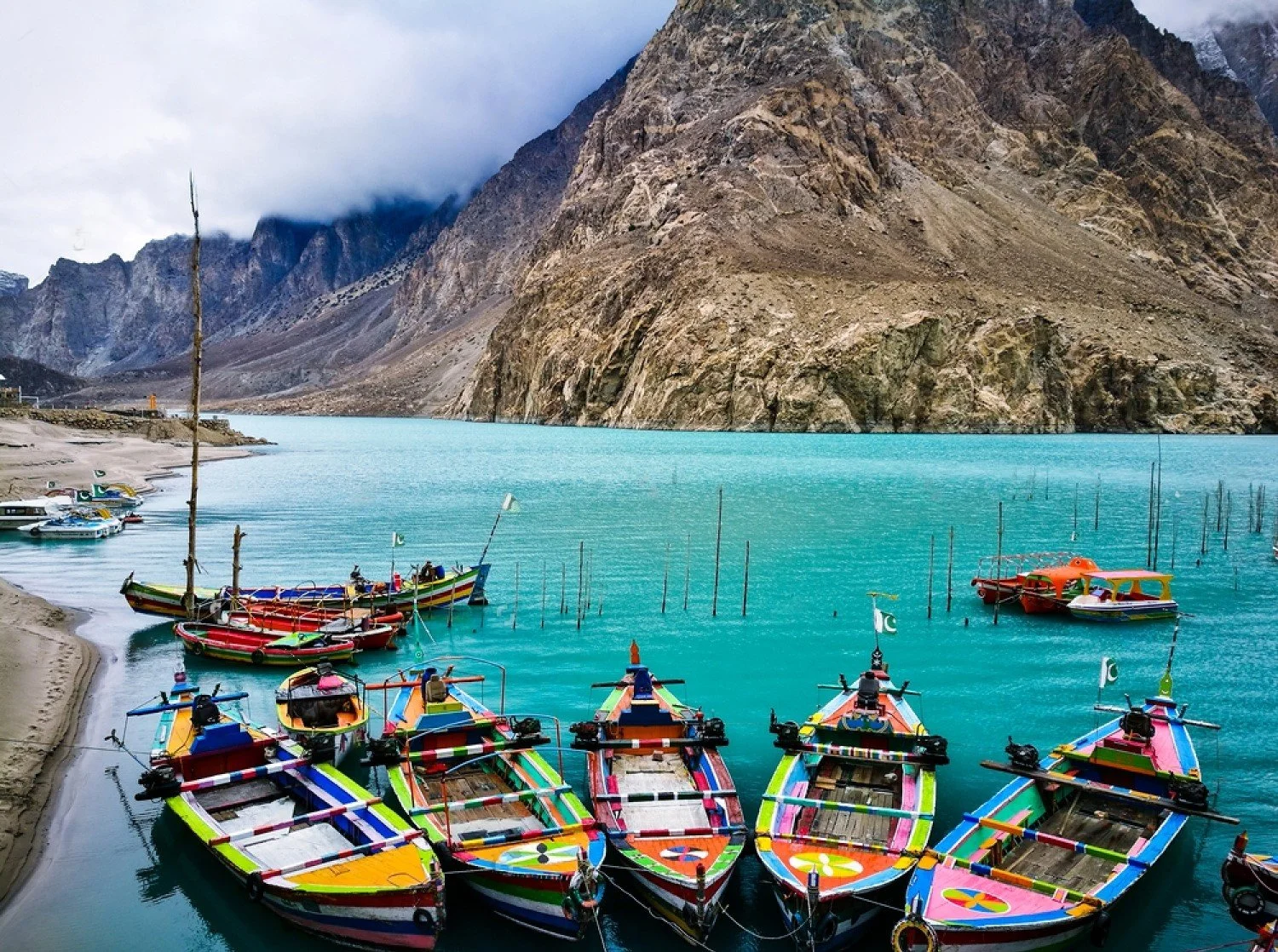 Pakistan Shines: Lonely Planet's Top 10 Travel Picks for 2024!
