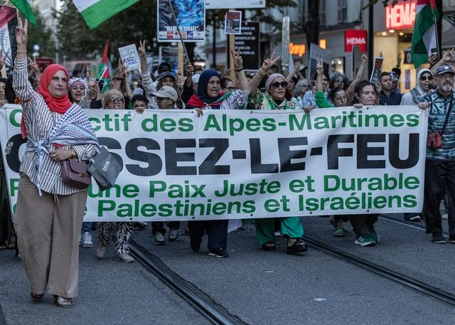 On 27 September 2025, around 400 demonstrators marched peacefully through the city centre of Nice (France) to express their protest and solidarity with Palestine by Michael C. Geiss
