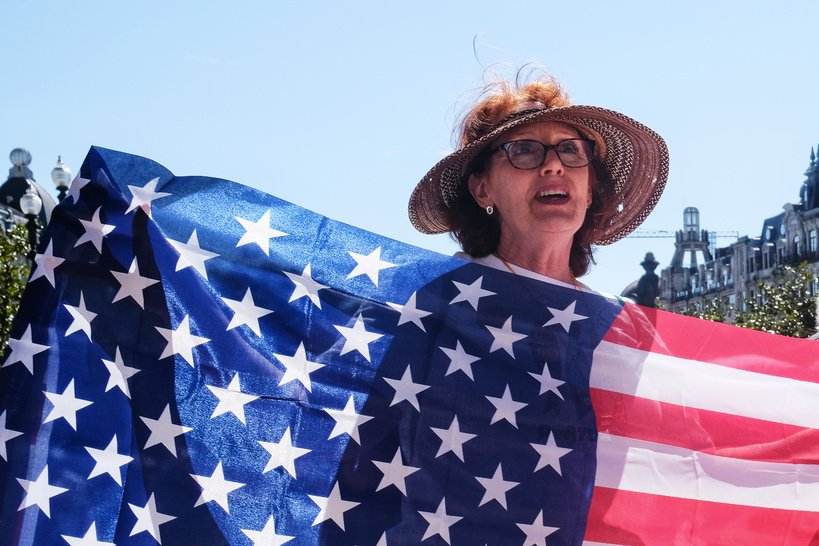 How far do you walk to say Democracy? by Delfim Correlo